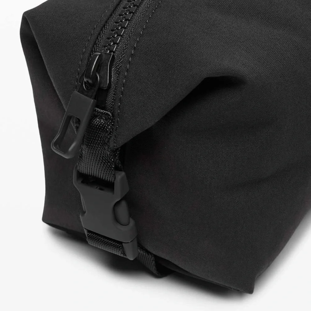 Lululemon Command The Day Kit *5L, Black (Third Release) - Picture 2 of 11